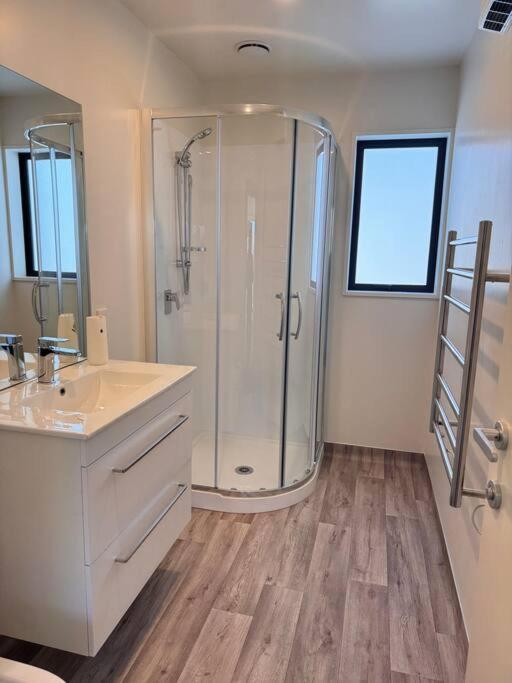 Cbd Luxury Parkside Living 2 Bedroom With Parking Christchurch Eksteriør billede