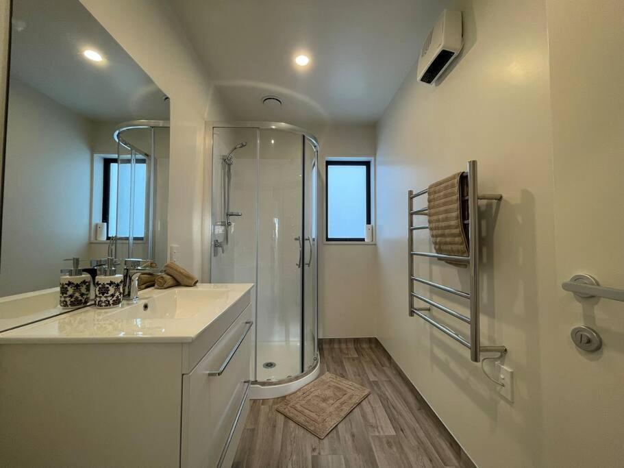 Cbd Luxury Parkside Living 2 Bedroom With Parking Christchurch Eksteriør billede