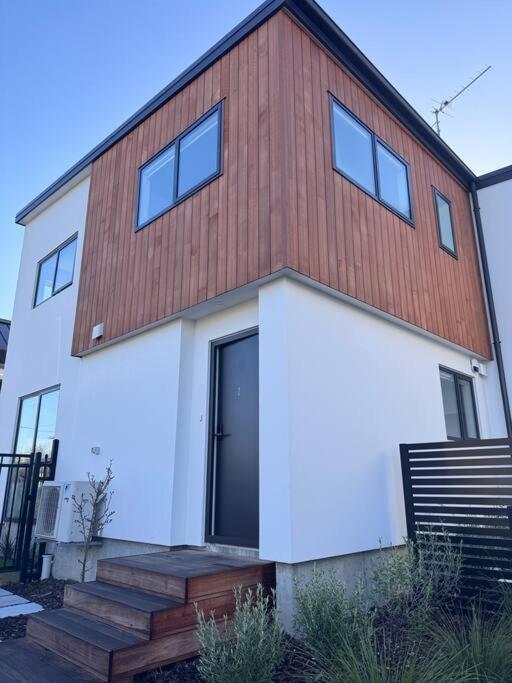Cbd Luxury Parkside Living 2 Bedroom With Parking Christchurch Eksteriør billede