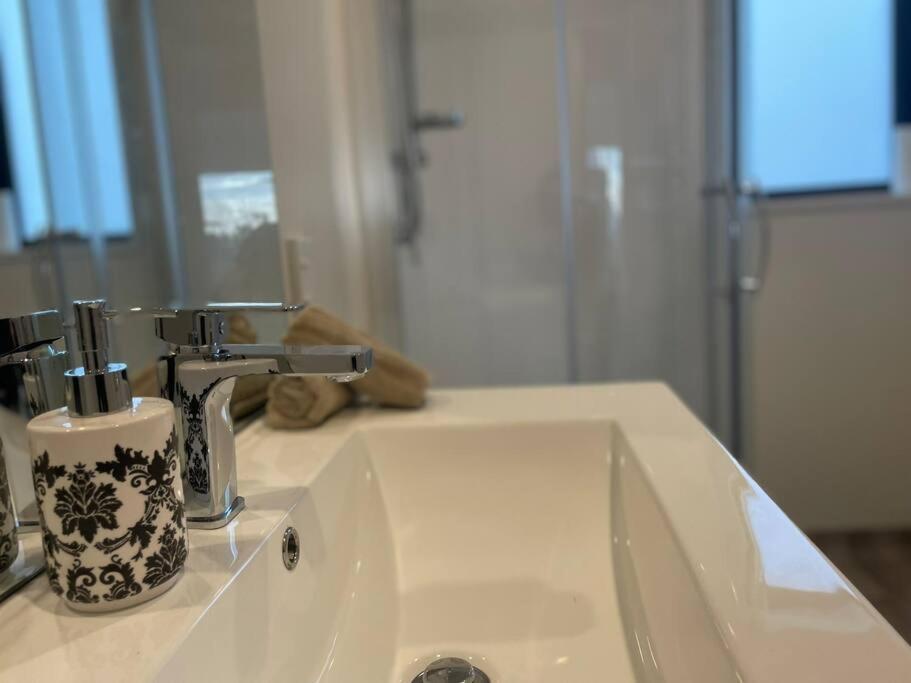 Cbd Luxury Parkside Living 2 Bedroom With Parking Christchurch Eksteriør billede