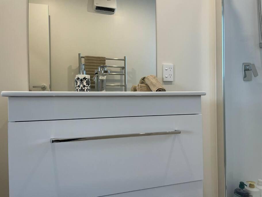 Cbd Luxury Parkside Living 2 Bedroom With Parking Christchurch Eksteriør billede